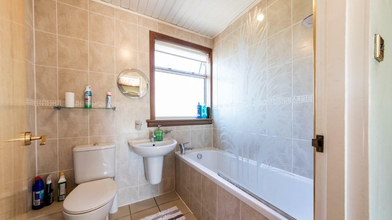3 Bed House W/Drive & Garden V/Fast Wifi Near Bioquarter Villa Edinburgh Exterior foto