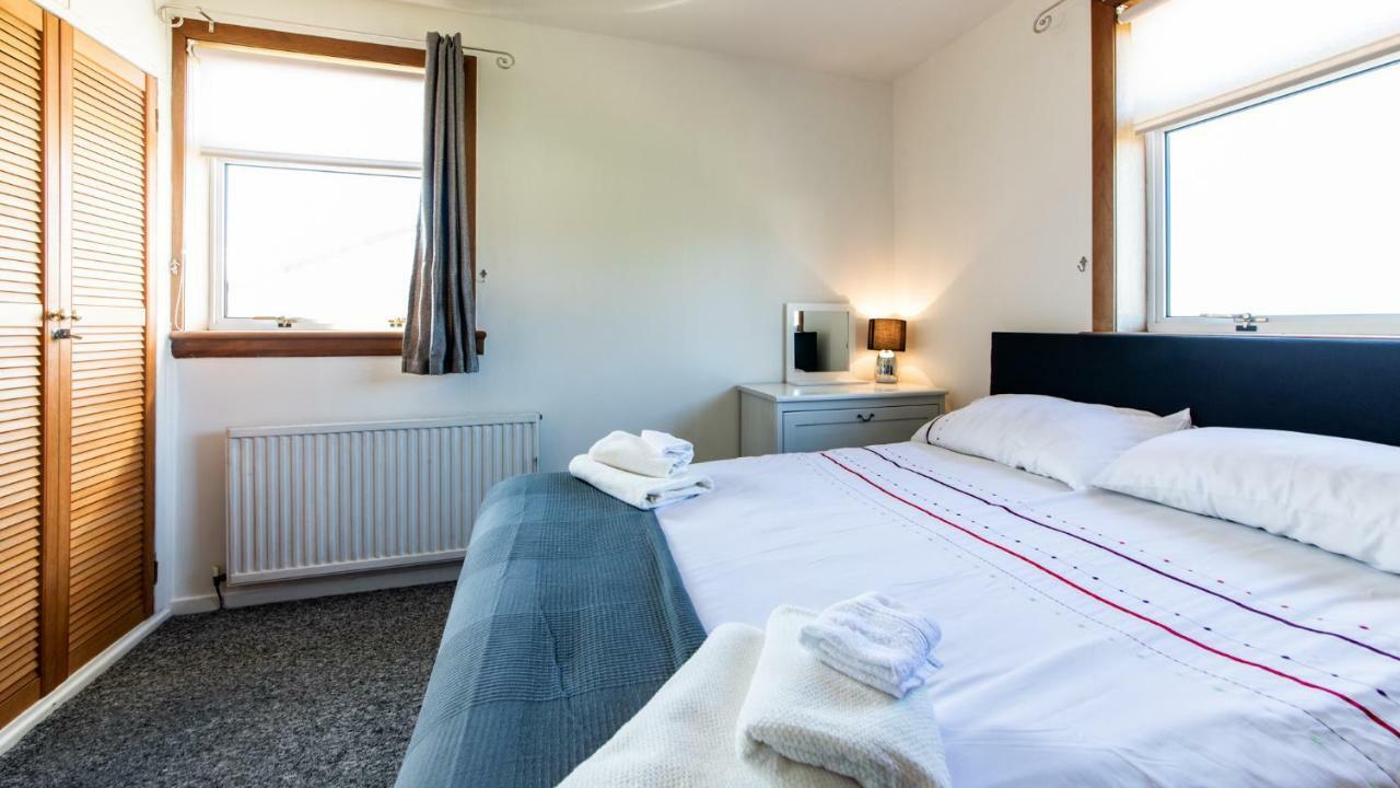 3 Bed House W/Drive & Garden V/Fast Wifi Near Bioquarter Villa Edinburgh Exterior foto